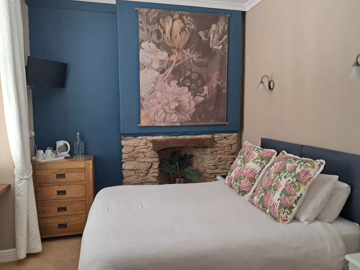 Double Room with King Bed