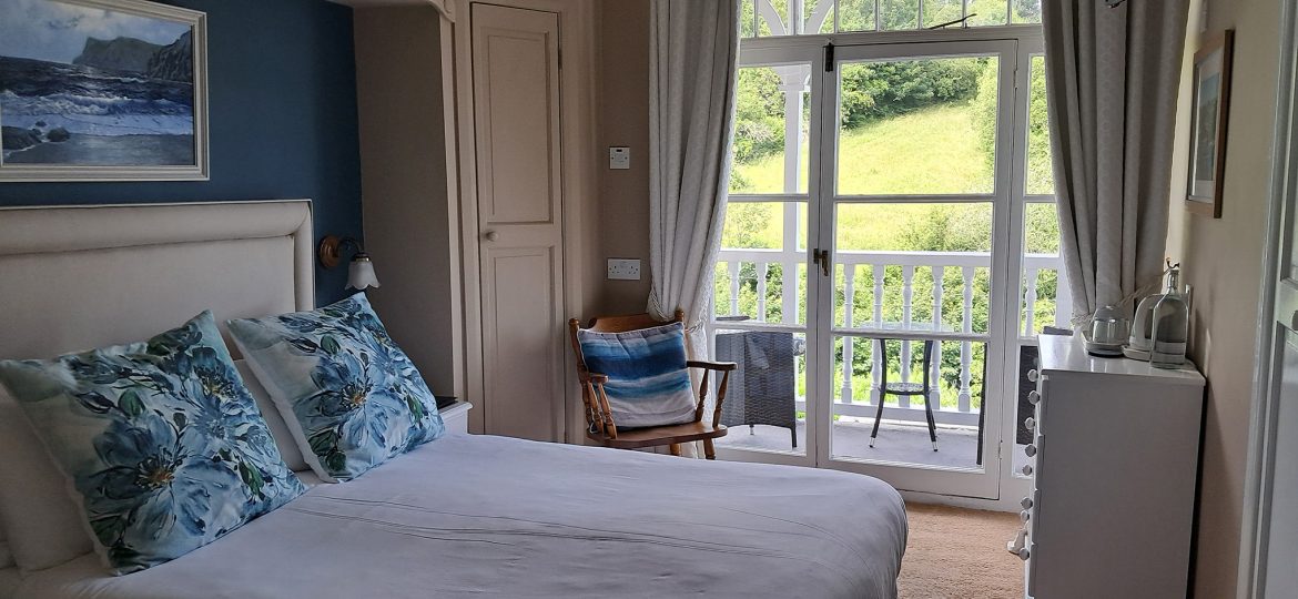 Double Room with balcony, countryside and sea view